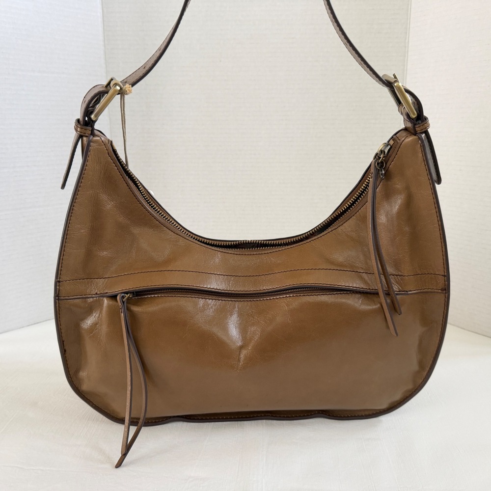 HOBO Int'l PREVAIL Shoulder Bag Mink NWT Crescent-Shaped Zip Top - Picture 3 of 11